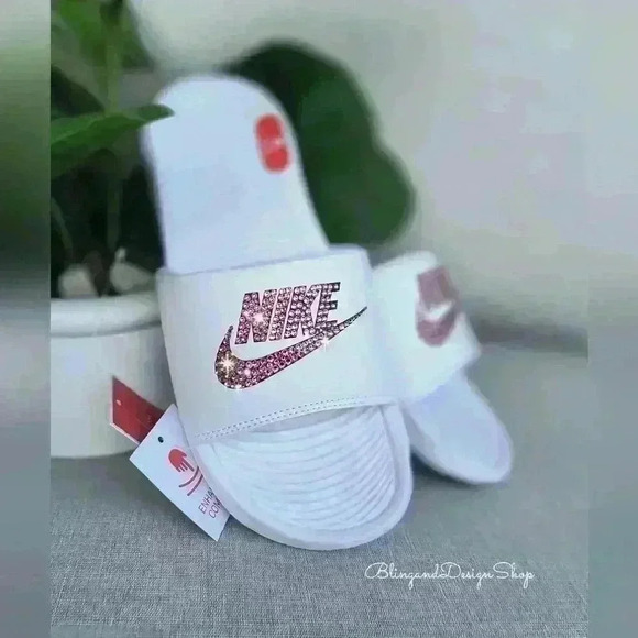 Nike Victori One Slide Sandals Custom with Pink Crystal Rhinestones Bling Nikes - Picture 1 of 8